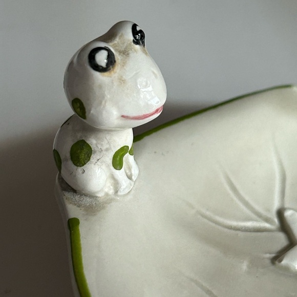 Kitschy Frog Lilypad Trinket Soap Dish Vintage Enesco 1977 - Picture 3 of 4